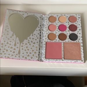 Kylie Cosmetics Pressed Powder Palette